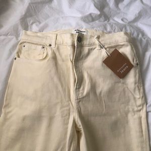 Reformation Liza High Straight Crop in Ivory.  Size 29. BNWT 🏷